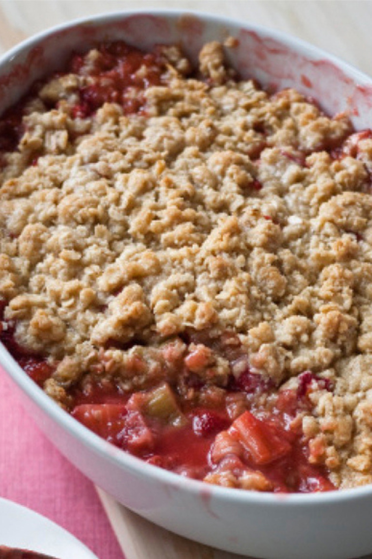 Tangy Strawberry Rhubarb Crisp Recipe