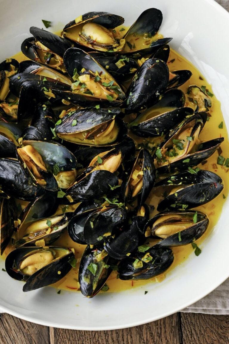 Elegant Mussels With Saffron Cream Recipe