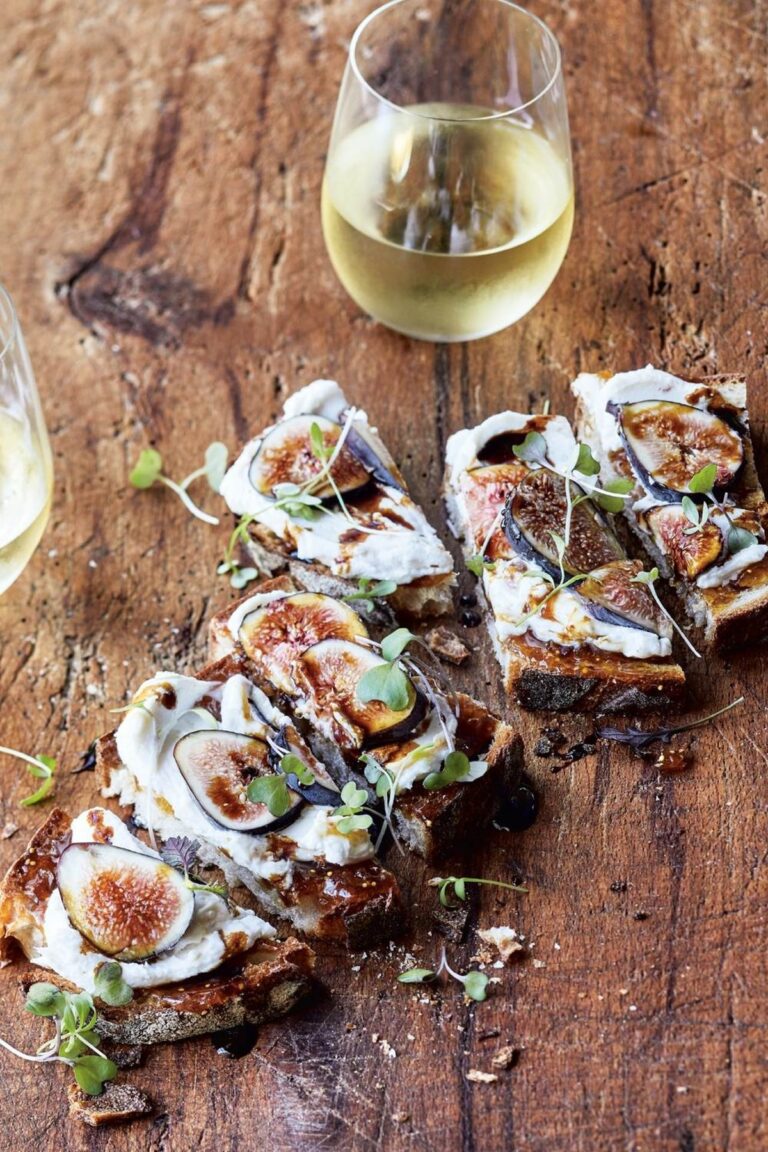 Elegant Fig & Cheese Toasts Recipe