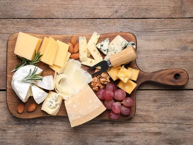 How to Eat Dubliner Cheese