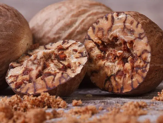 Comparing Whole and Ground Nutmeg