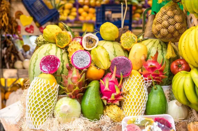 How Is Tropical Fruit Used in Southeast Asian Desserts and Drinks?